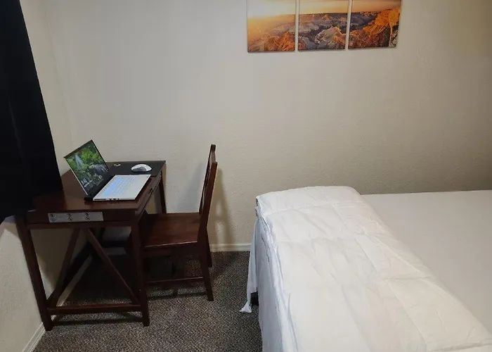 069B Comfortable Suite With Kitchenette And King Bed Near South Rim Sleeps 4