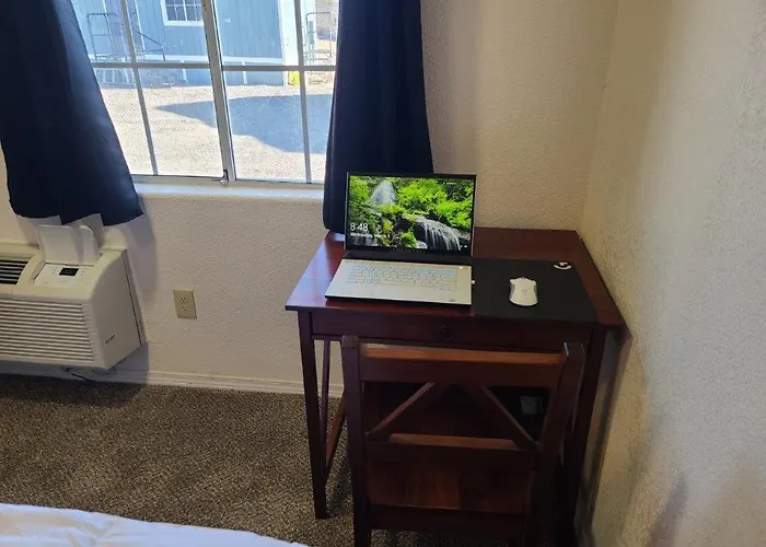 069B Comfortable Suite With Kitchenette And King Bed Near South Rim Sleeps 4