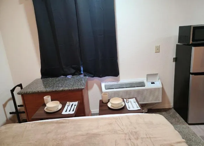 069B Comfortable Suite With Kitchenette And King Bed Near South Rim Sleeps 4