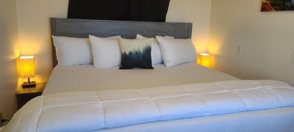 069b Comfortable With Kitchenette And King Bed Near South Rim Sleeps 4