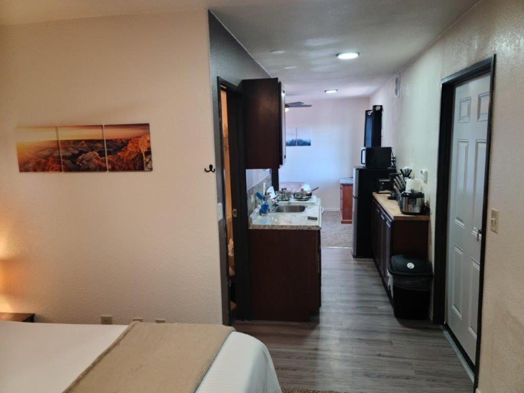 Appartement 069b Comfortable With Kitchenette And King Bed Near South Rim Sleeps 4 Val