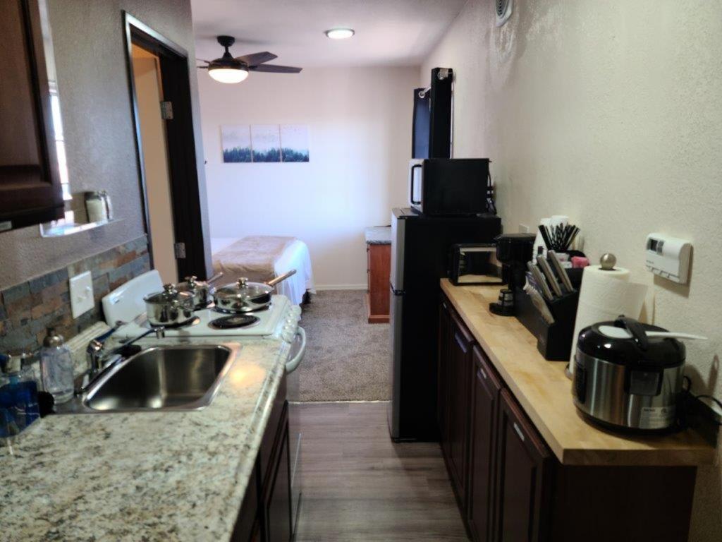 069b Comfortable With Kitchenette And King Bed Near South Rim Sleeps 4 Val