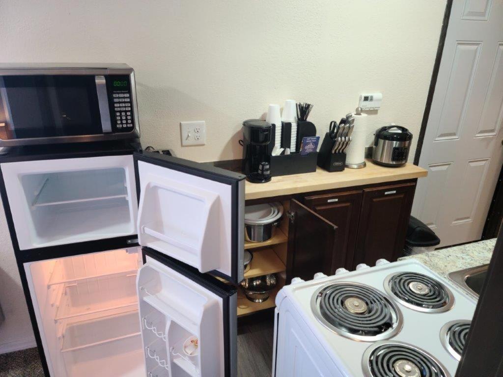 069b Comfortable With Kitchenette And King Bed Near South Rim Sleeps 4 * Val